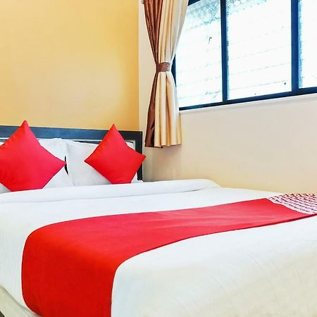 Oyo 29634 Hotel Navalai Pride Ratnāgiri Kültér fotó