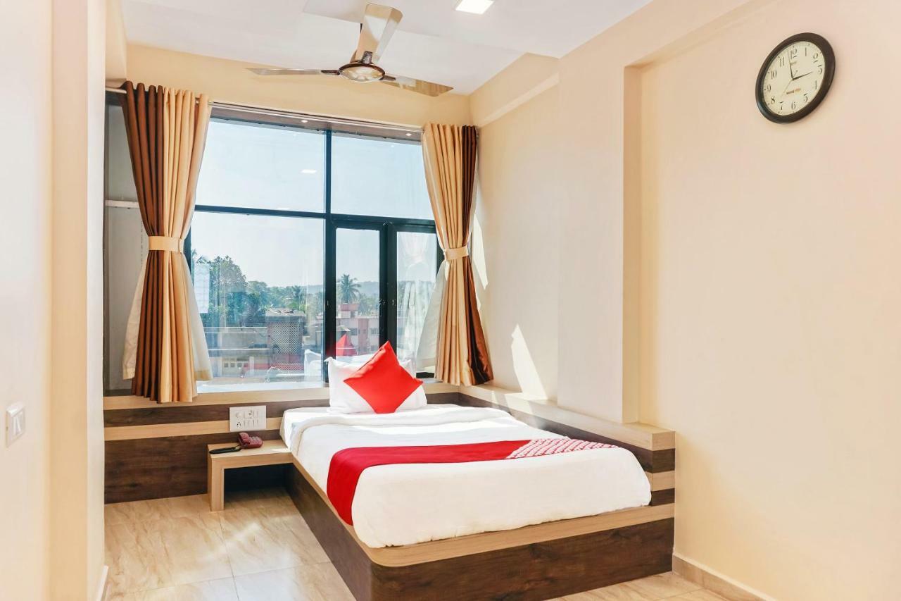 Oyo 29634 Hotel Navalai Pride Ratnāgiri Kültér fotó