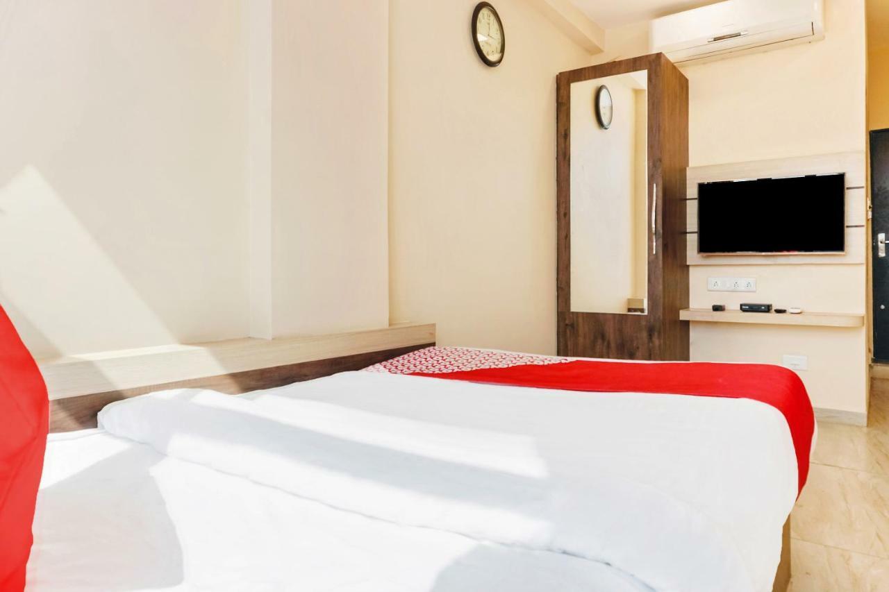 Oyo 29634 Hotel Navalai Pride Ratnāgiri Kültér fotó